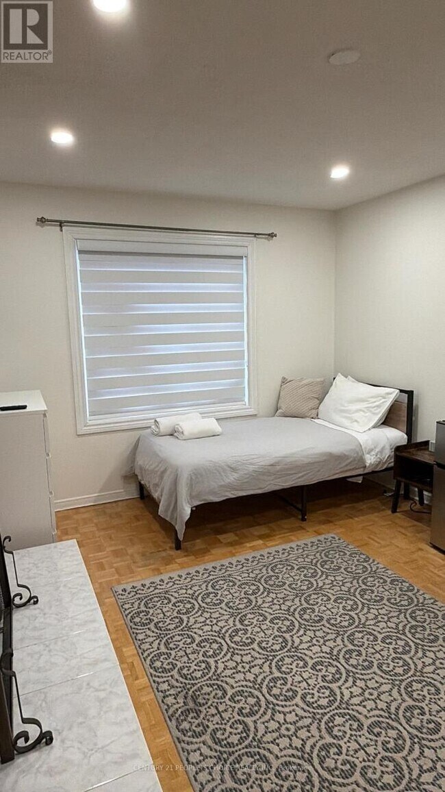 Photo - 43 Bordeaux Circuit