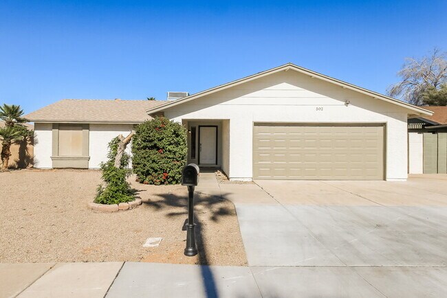 Photo - 502 W Barrow Dr House