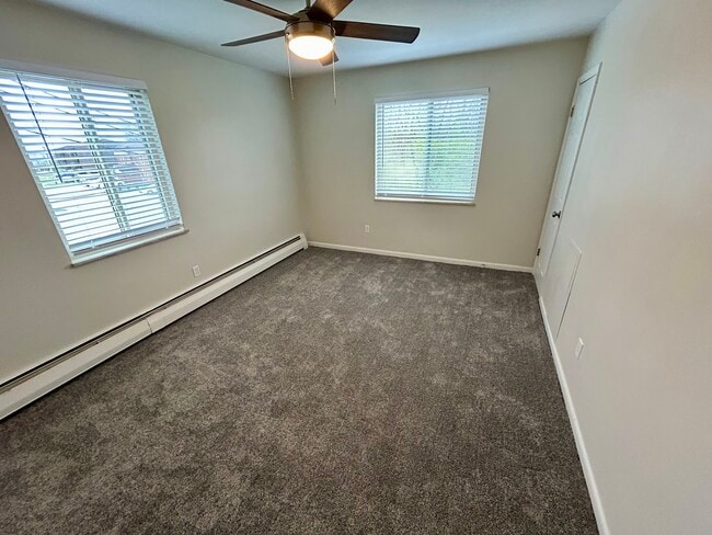 2BR, 1BA - 850 SF 1st Bedroom