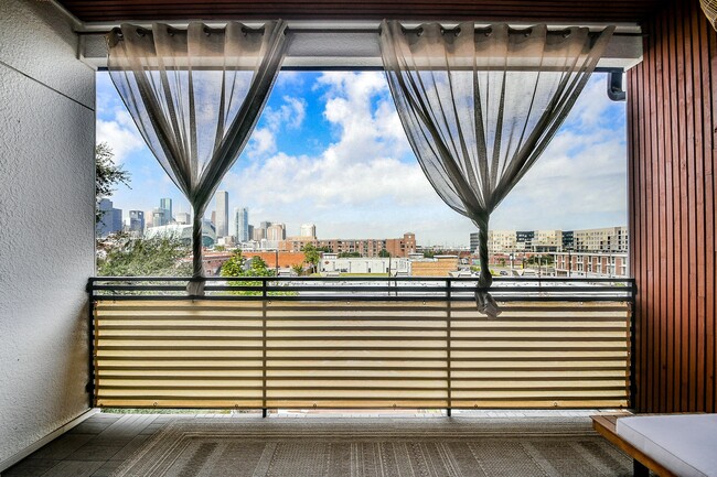 Photo - 2412 Canal St