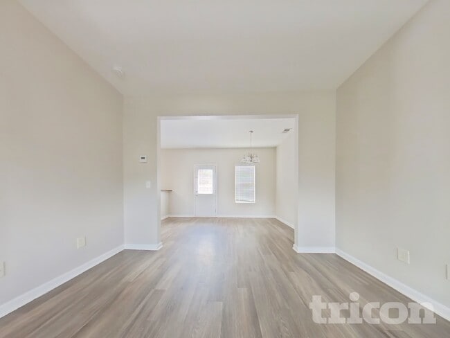 Photo - 54 Wyndham Ct