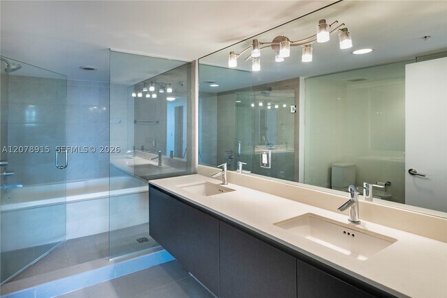 Photo - 6620 Indian Creek Dr Unit 313