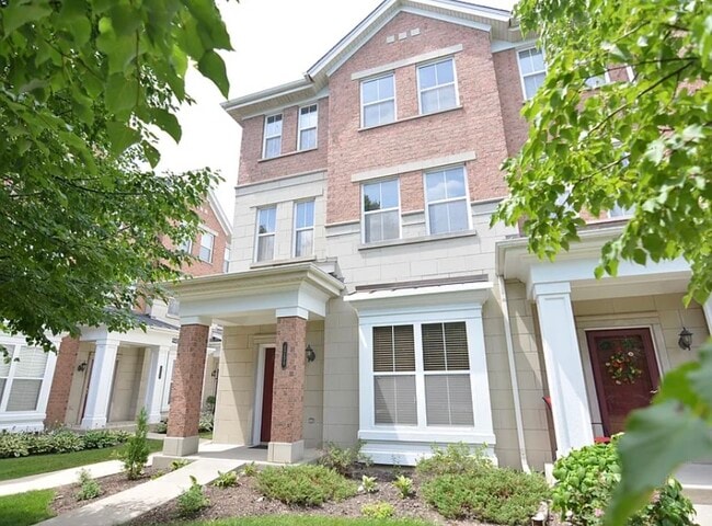 Building Photo - 4756 N Lamon Ave Rental