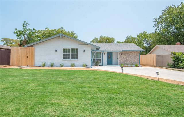 Photo - 1414 West Shore Dr House