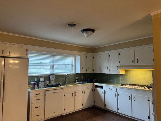 Photo - 3/2 Fenced Yard Covered Parking