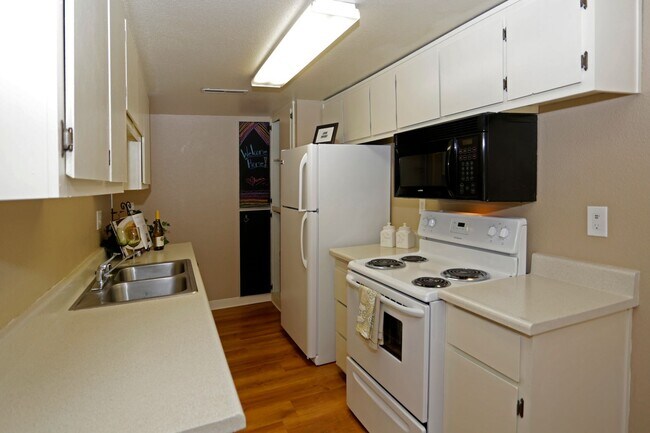 Acacia Apartments