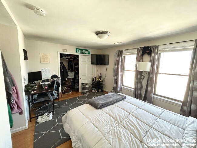 Photo - 914 Dorchester Ave