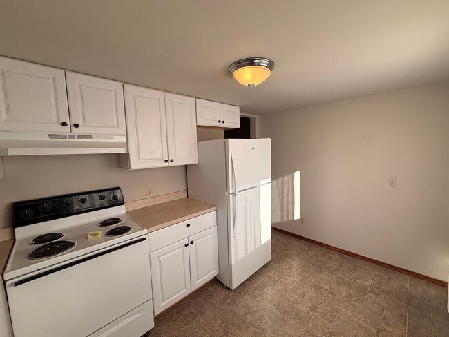 Photo - M1614 #1-3 Unit M1614-3