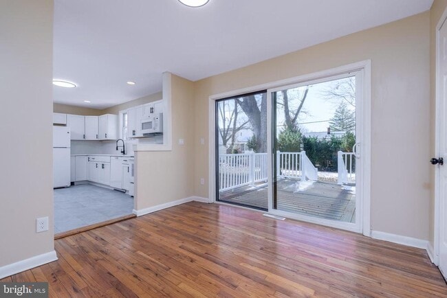 Photo - 344 Nimitz Rd