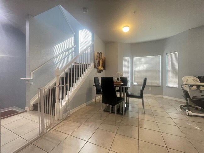 Photo - 2388 Grand Central Pkwy