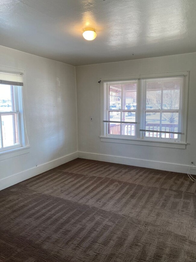 Photo - 27 S Elm St Unit # 1