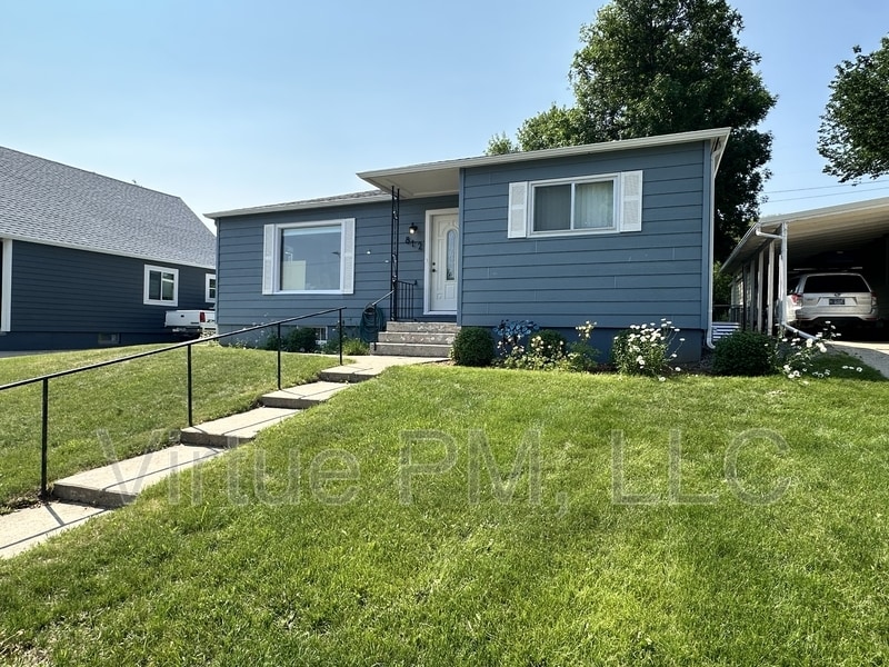 Photo - 812 6th St House