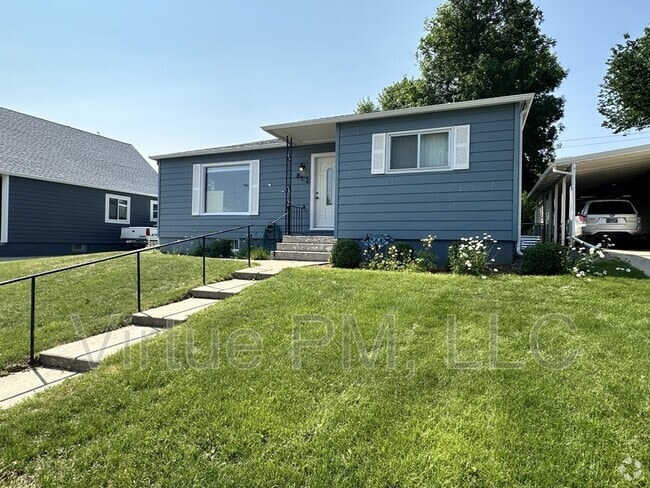 Building Photo - 812 6th St Rental