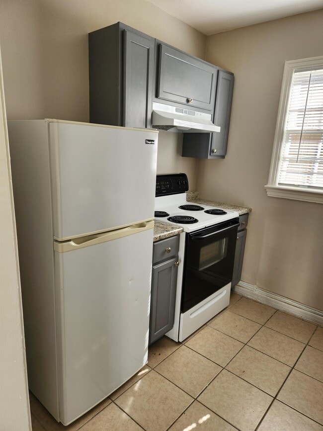 Photo - 522 W 35th St