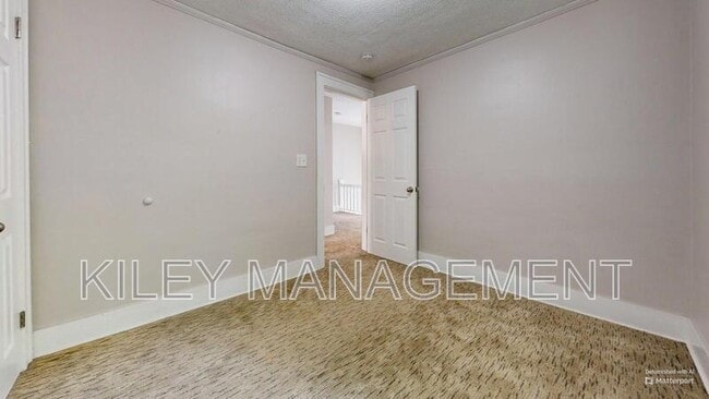 Photo - 764 Spencer St