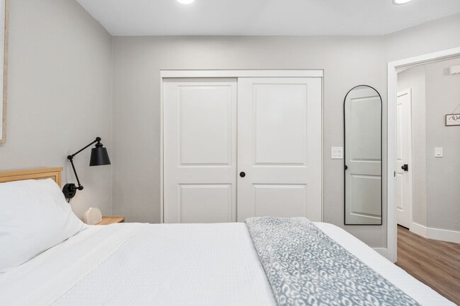 Photo - 9178 N Woodlawn Dr Unit Room A