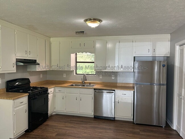 Photo - 102 Hill Pine Trail Unit A
