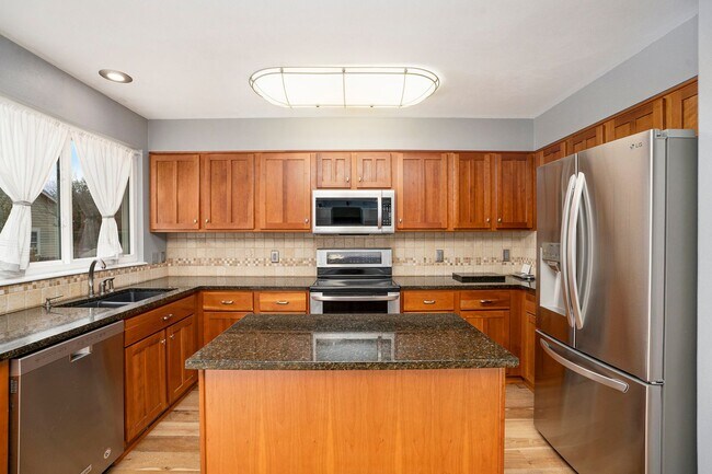 Photo - Spacious 4-Bedroom Home in District 20 wit...