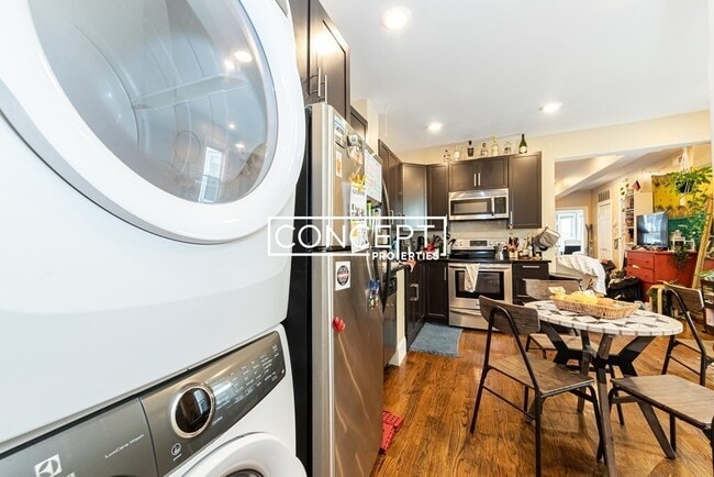 Building Photo - 1566-A Tremont St. Unit 2