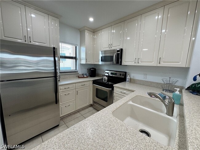 Photo - 801 River Point Dr Unit 206A