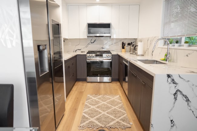 Photo - 10863 Kling St