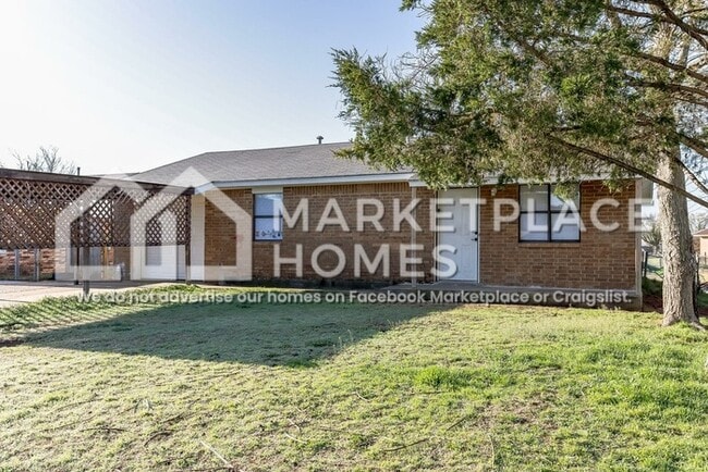 Photo - 404 E Texas Dr