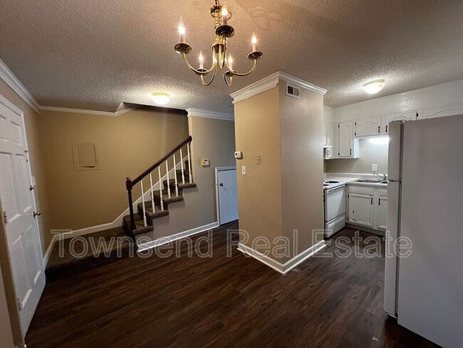 Photo - 113E Bradford Ave