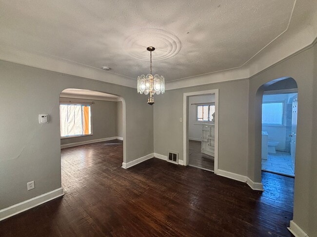 Photo - 15496 Gilchrist St