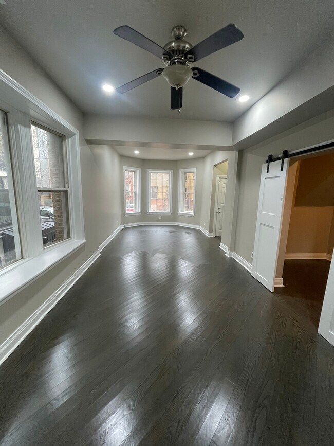 Photo - 2826 W Lyndale St Unidad 1