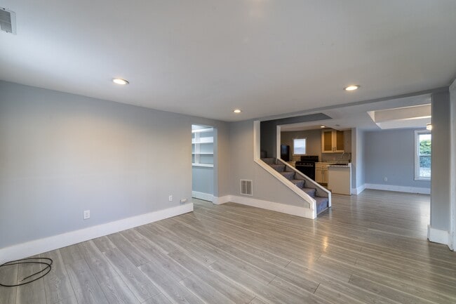 Photo - 308 N Harrison St