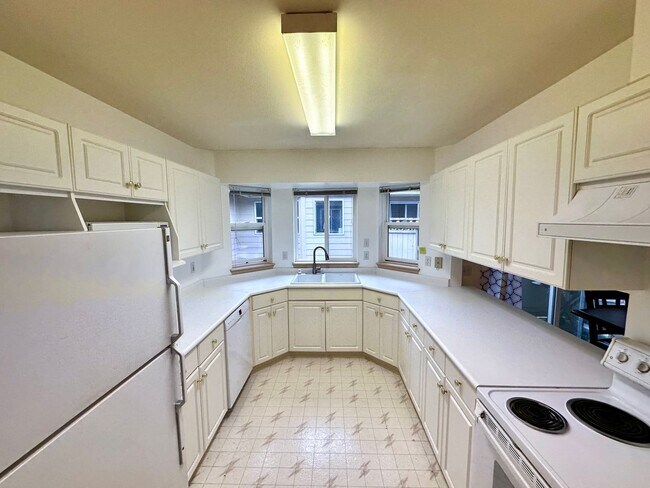 Photo - 3376 Northwest Ave Unit 202