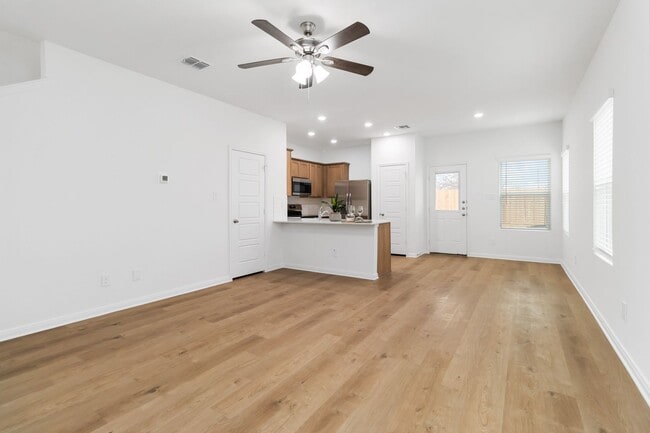 Photo - 15526 Suess Hl