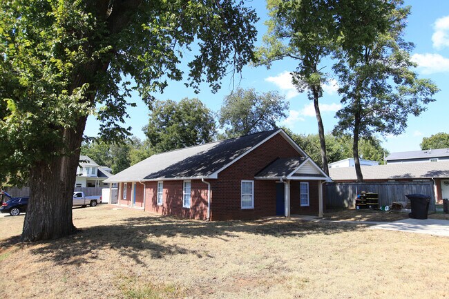 Photo - 225 E Chestnut St Unit B