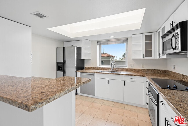 Photo - 13700 Marina Pointe Dr Unidad 517