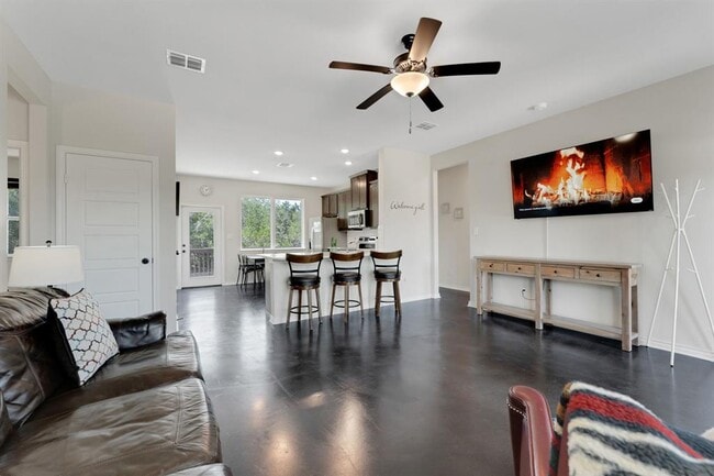 Photo - 1089 Hidden Hills Dr