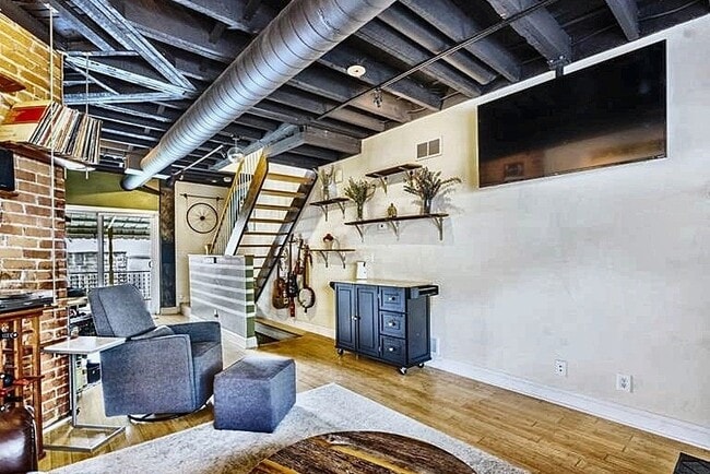 Photo - 4784 Sciota St