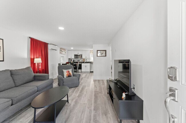 Photo - Stylish/Fully Furnished  2-Bedroom Retreat Near Campus & Downtown Columbia