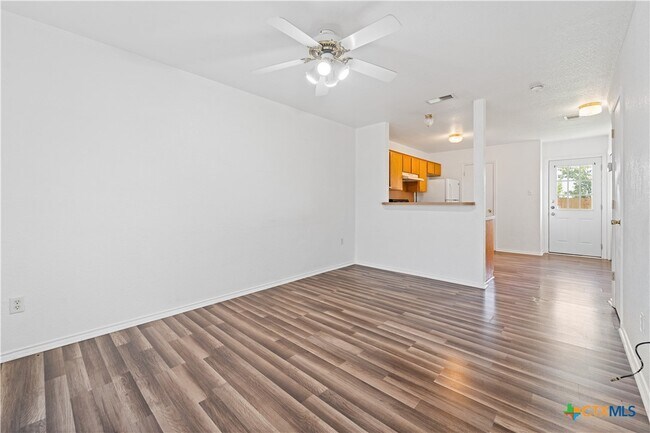 Building Photo - 3805 Woodrow Dr
