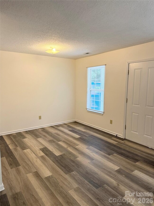 Photo - 1208 W Walnut Ave