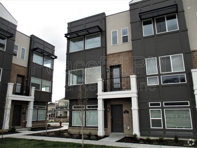Building Photo - 84 N 1100 W Rental