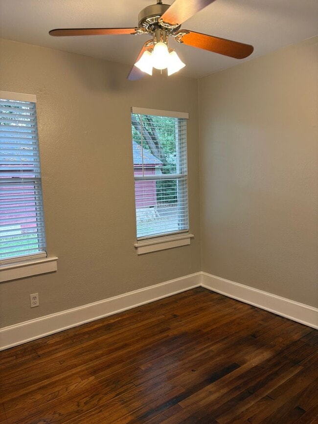 Photo - DUPLEX NEAR LEON/TMH Unit 1130