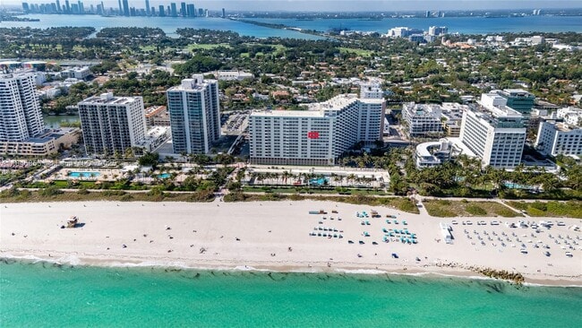 Building Photo - 2899 Collins Ave Unit 833 Rental