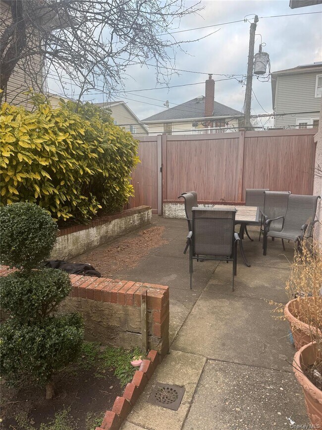 Photo - 411 W Walnut St Unit Lower