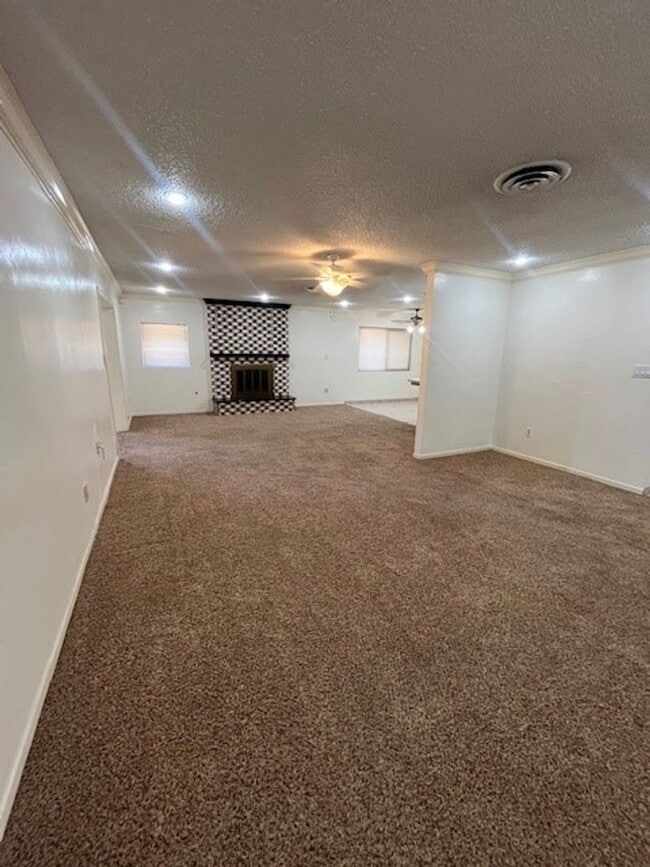 Photo - 3609 Planz Rd