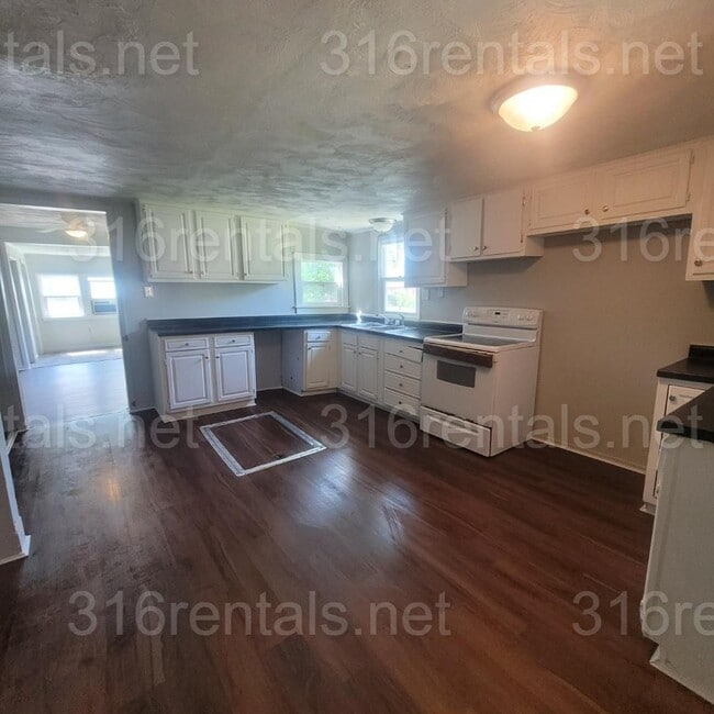 Photo - $950 - 2 bed 1 bath - Single Family Home
