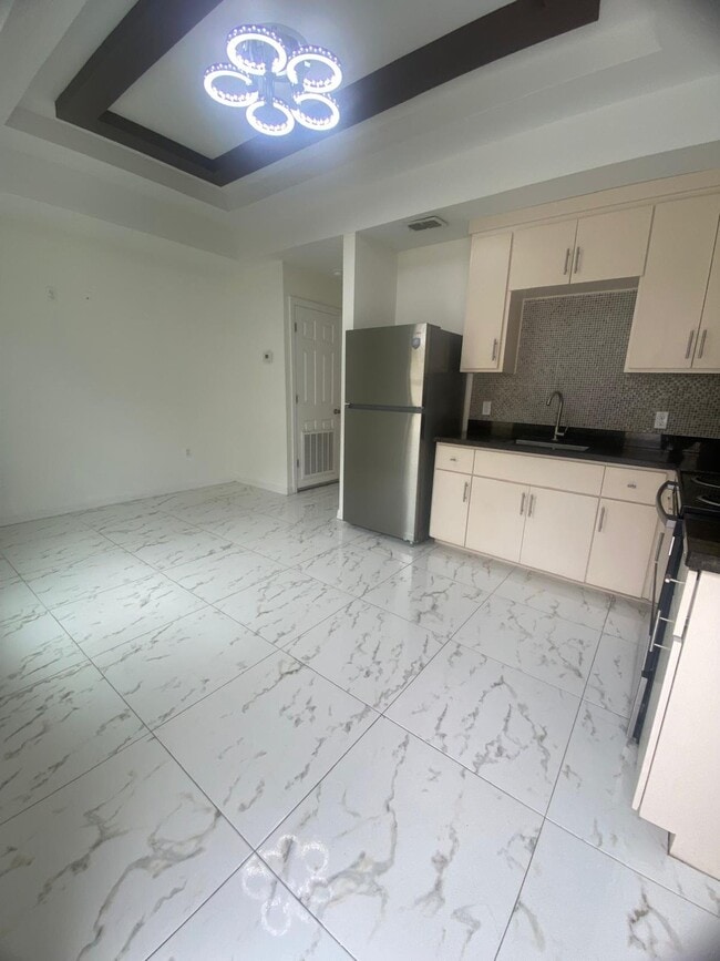 Photo - 2702 Larkspur Ave Unit 6