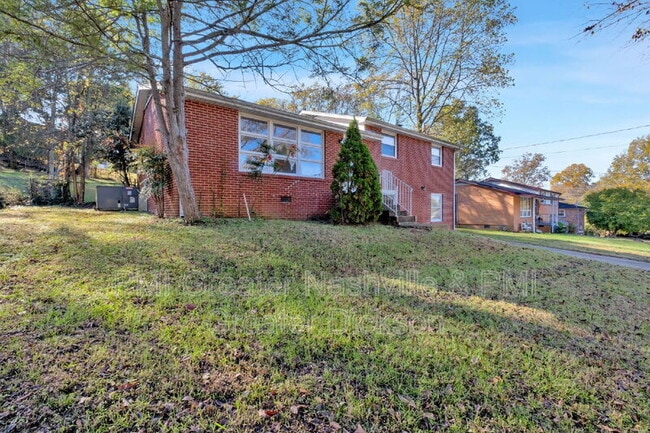 Photo - 385 Bonnavale Dr