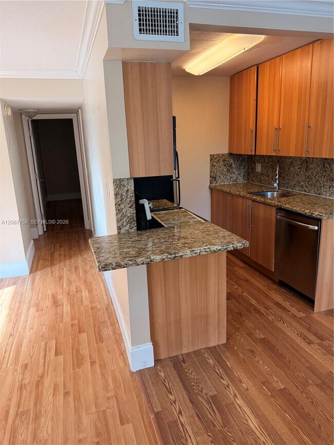 Photo - 1125 NE 16th Pl Unit 201