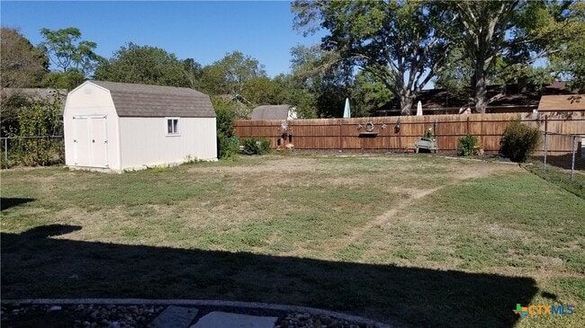 Photo - 329 Paisano St Casa