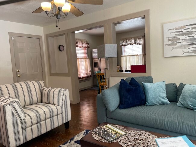 Comfy furnishings - 541 E Jones Ln